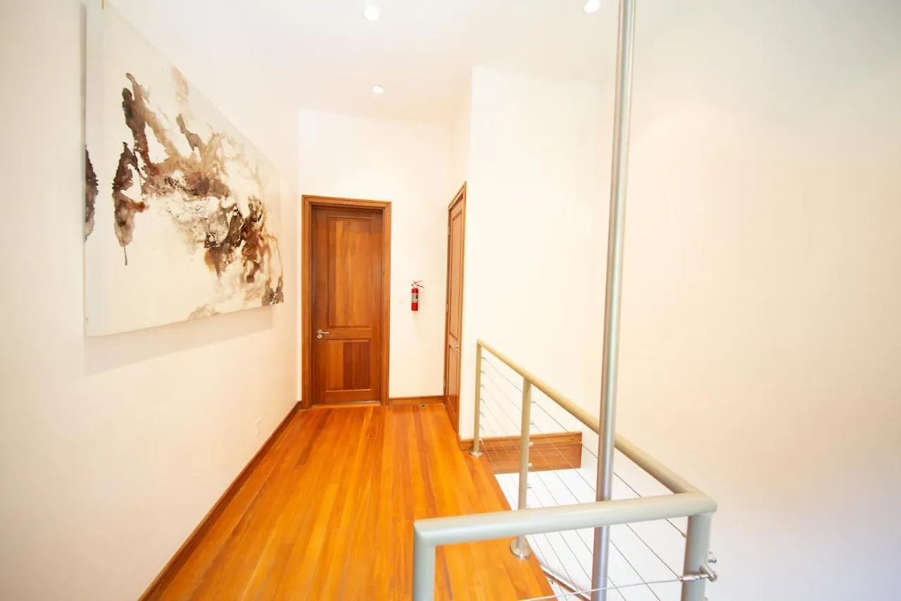 Luxury 3-Bed Villa St James Near Beach & Gym Saint James
