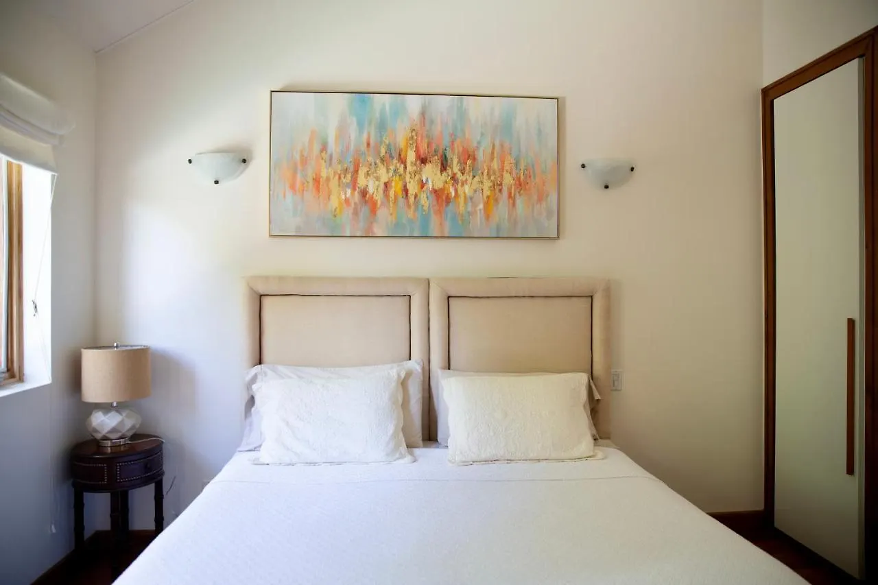 Luxury 3-Bed Villa St James Near Beach & Gym Saint James
